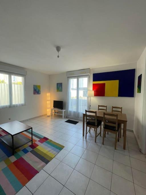 Maisonette Parking Prive Gratuit Doué-la-Fontaine المظهر الخارجي الصورة